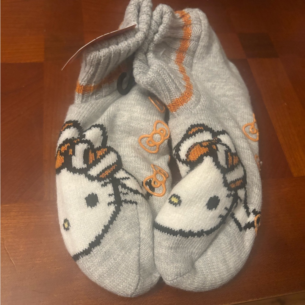 Hello kitty Halloween mummy socks nwt